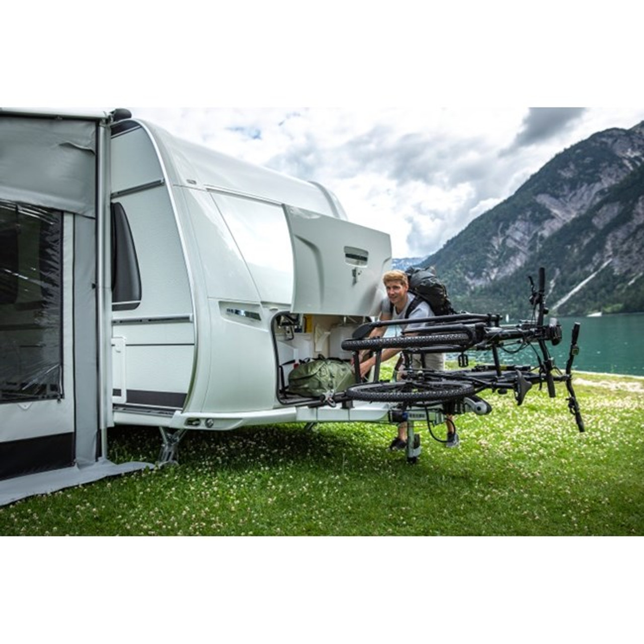 Thule Caravan Superb XT Bike Rack - Standard Frame - Black - Image 6