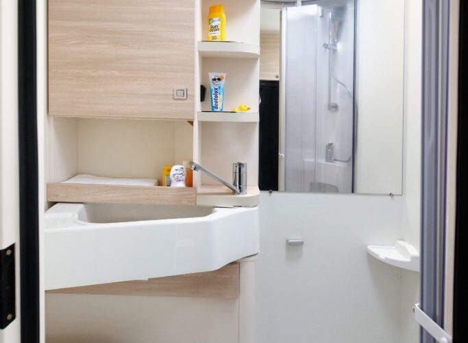 A-One_690_VB-04-683x1024